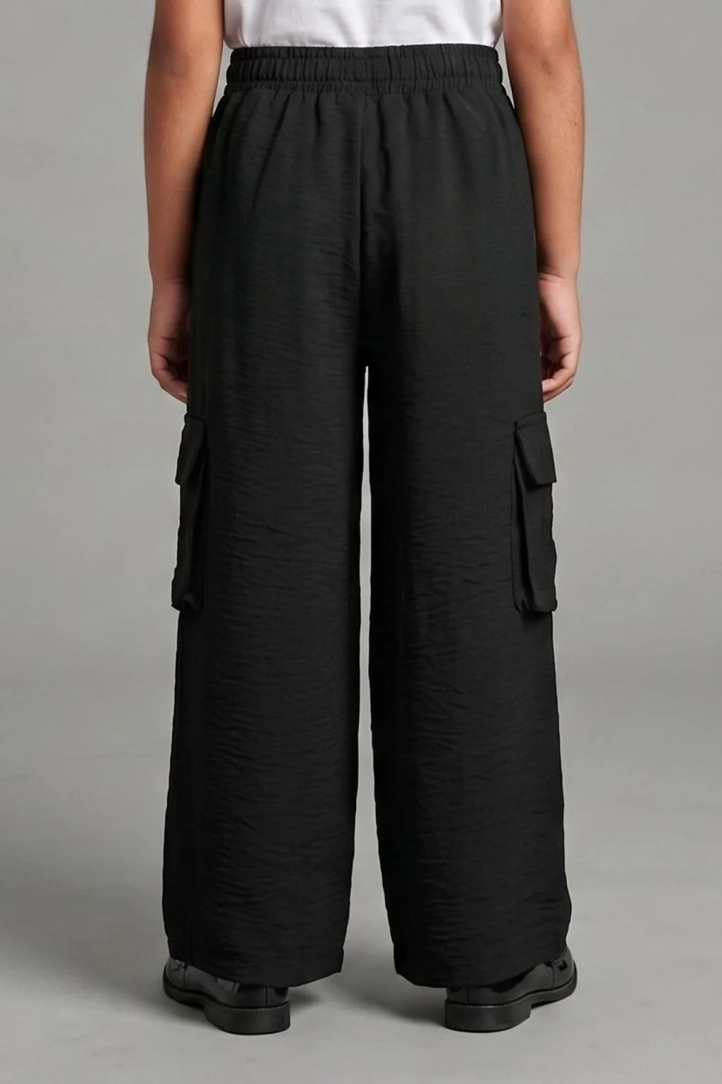 Black Cargo Wide-Leg Pants P1650 - Image 2